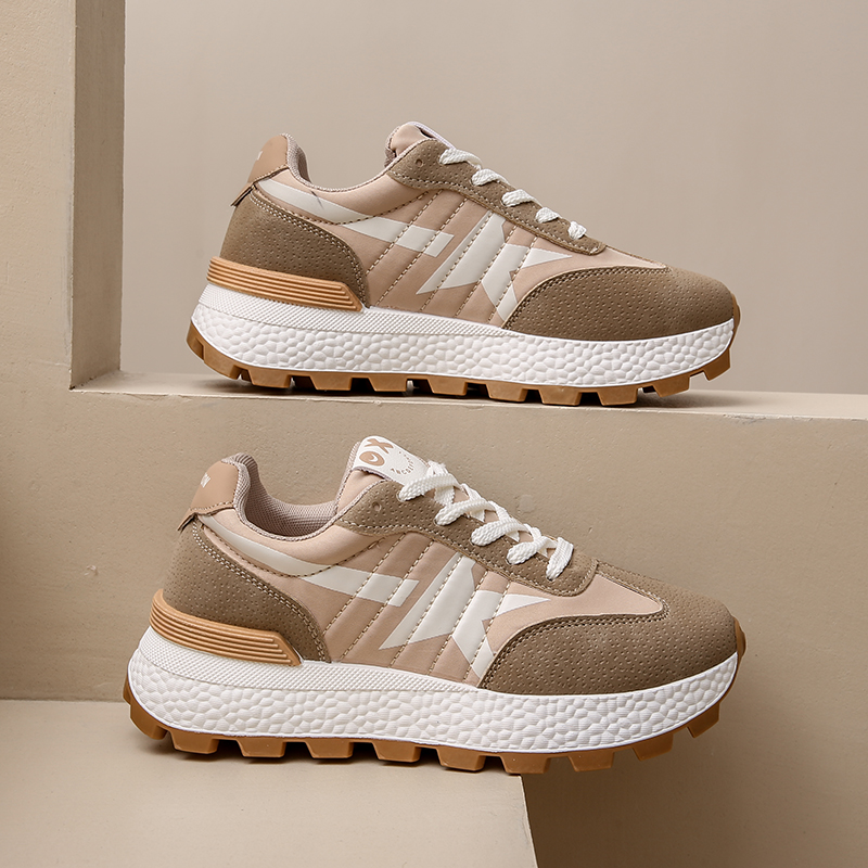 أحذية رياضية نسائية خفيفة ومري - مراجعة New Balance Shoes 550 وسعره